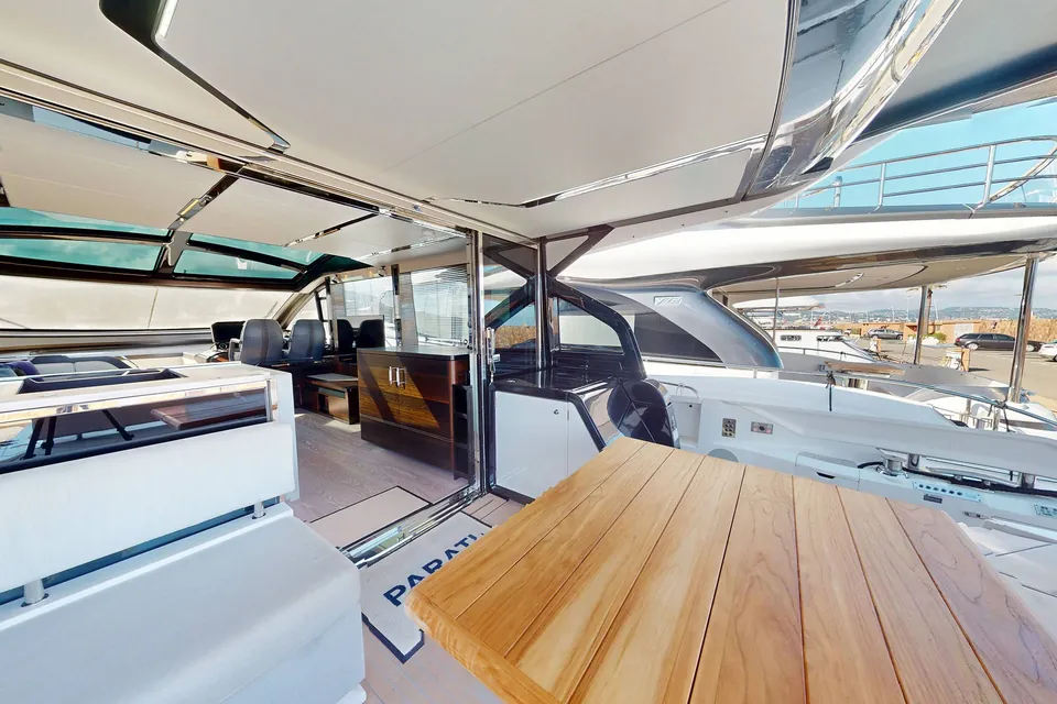 Parati, 2022 Sunseeker Predator 65, photo 2