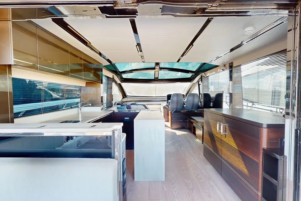 Parati, 2022 Sunseeker Predator 65, photo 4