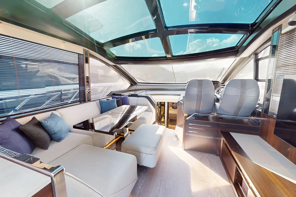 Parati, 2022 Sunseeker Predator 65, photo 7