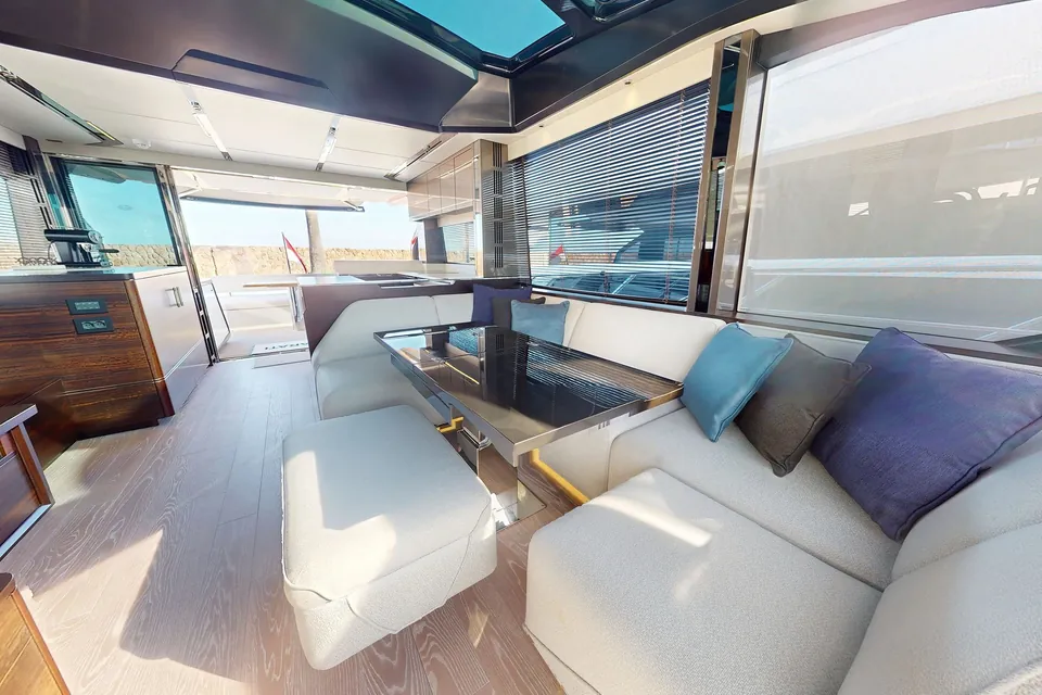 Parati, 2022 Sunseeker Predator 65, photo 9