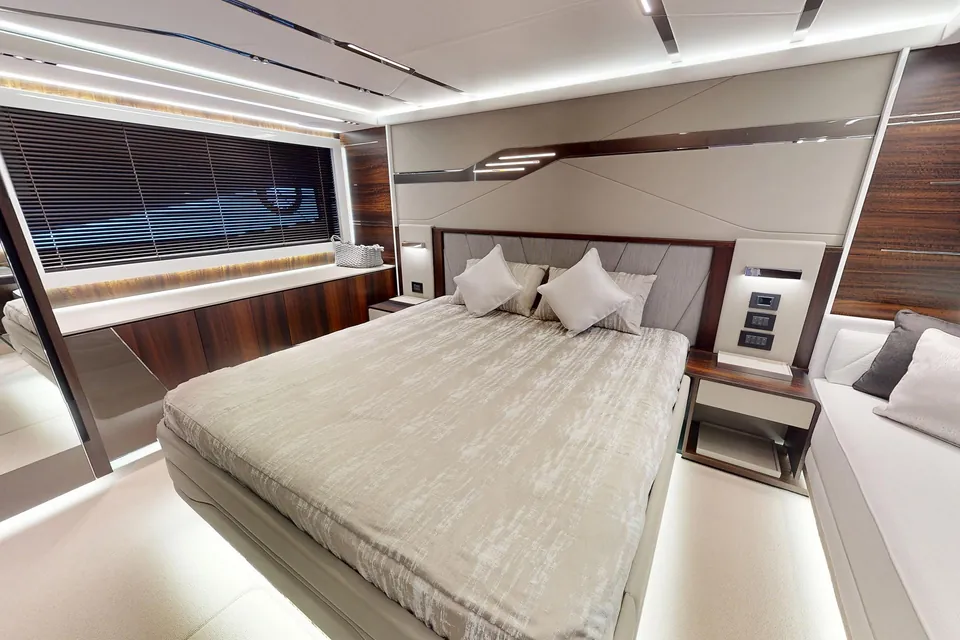 Parati, 2022 Sunseeker Predator 65, photo 12