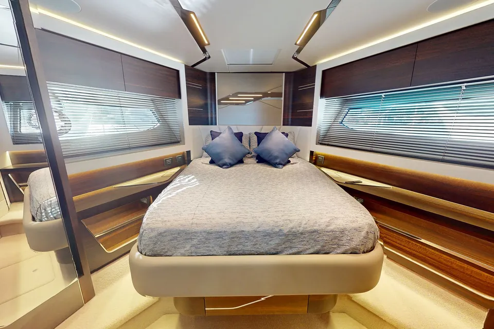 Parati, 2022 Sunseeker Predator 65, photo 16