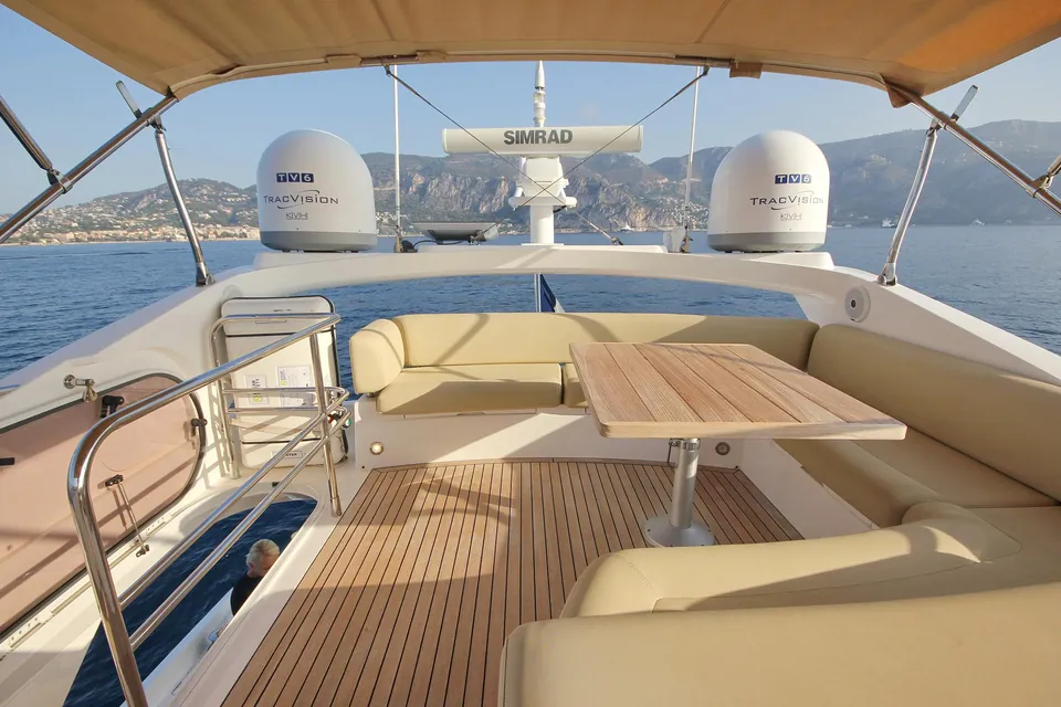 Turquoise, 2015 Sunseeker Manhattan 65, photo 7