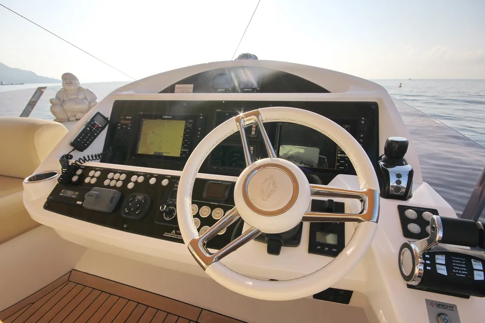 Turquoise, 2015 Sunseeker Manhattan 65, photo 12