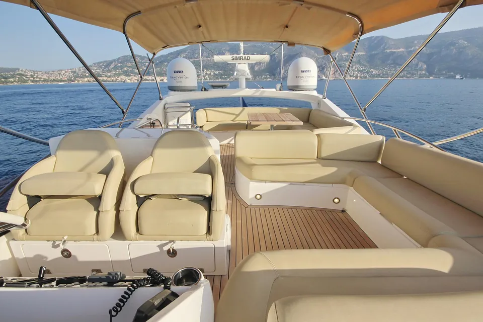 Turquoise, 2015 Sunseeker Manhattan 65, photo 13