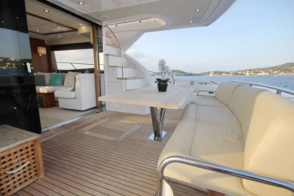 Turquoise, 2015 Sunseeker Manhattan 65, photo 18