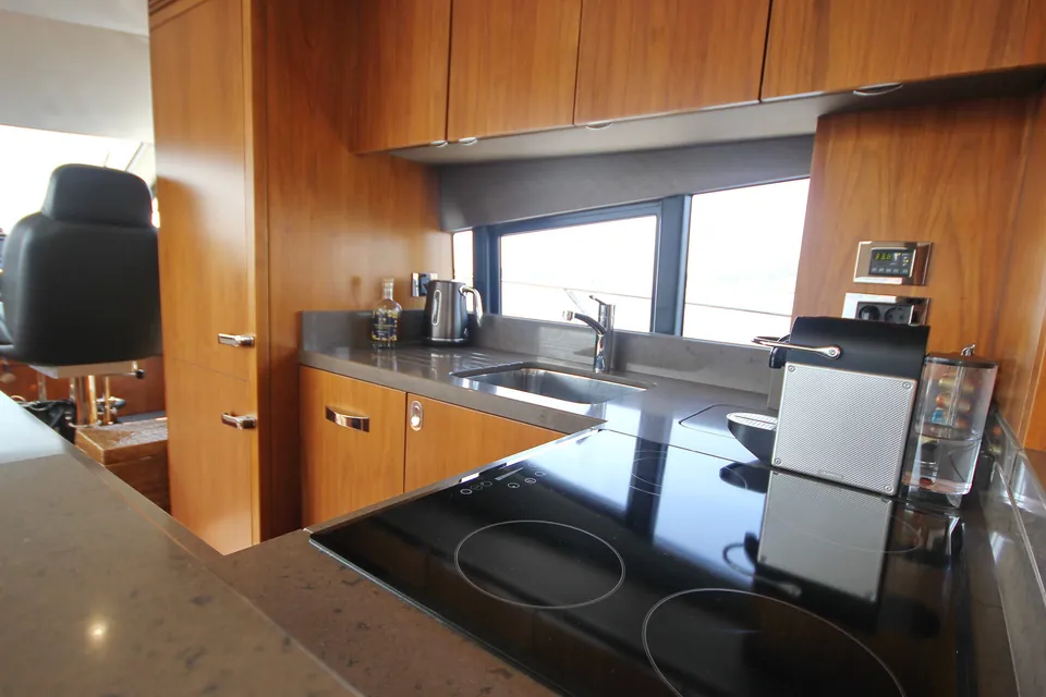 Turquoise, 2015 Sunseeker Manhattan 65, photo 27