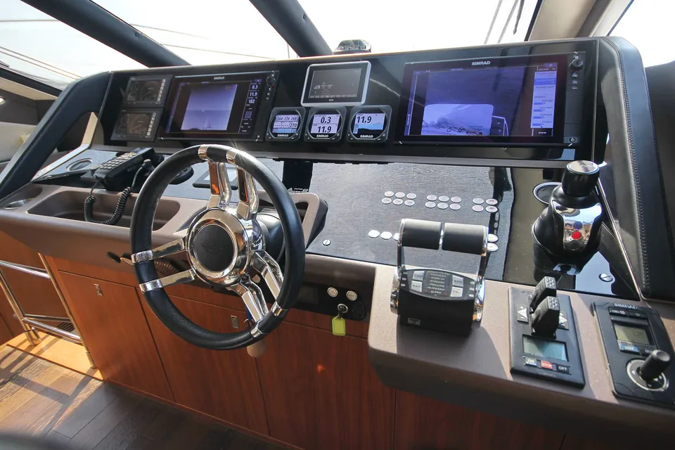 Turquoise, 2015 Sunseeker Manhattan 65, photo 31