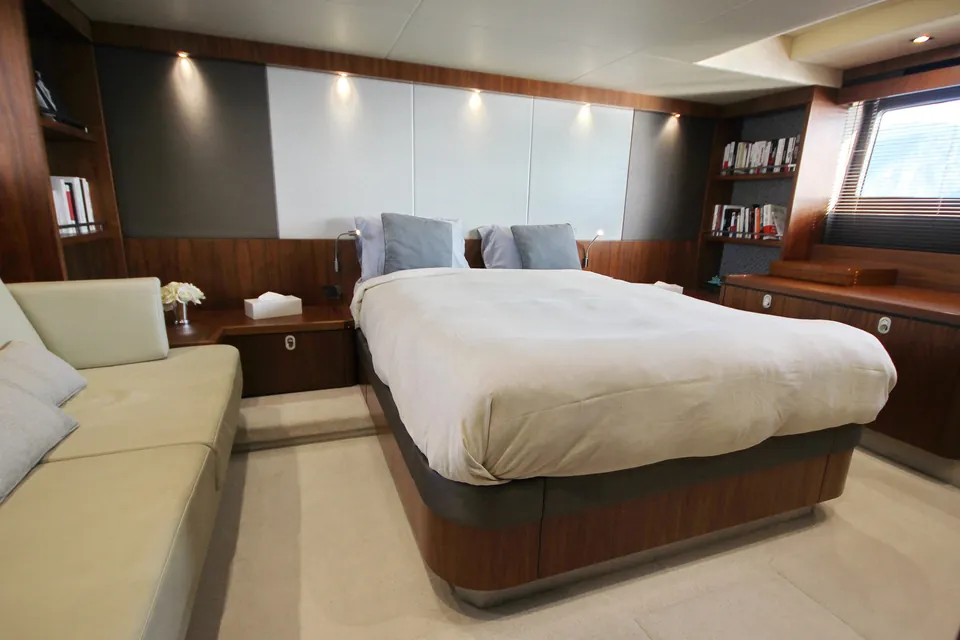Turquoise, 2015 Sunseeker Manhattan 65, photo 33