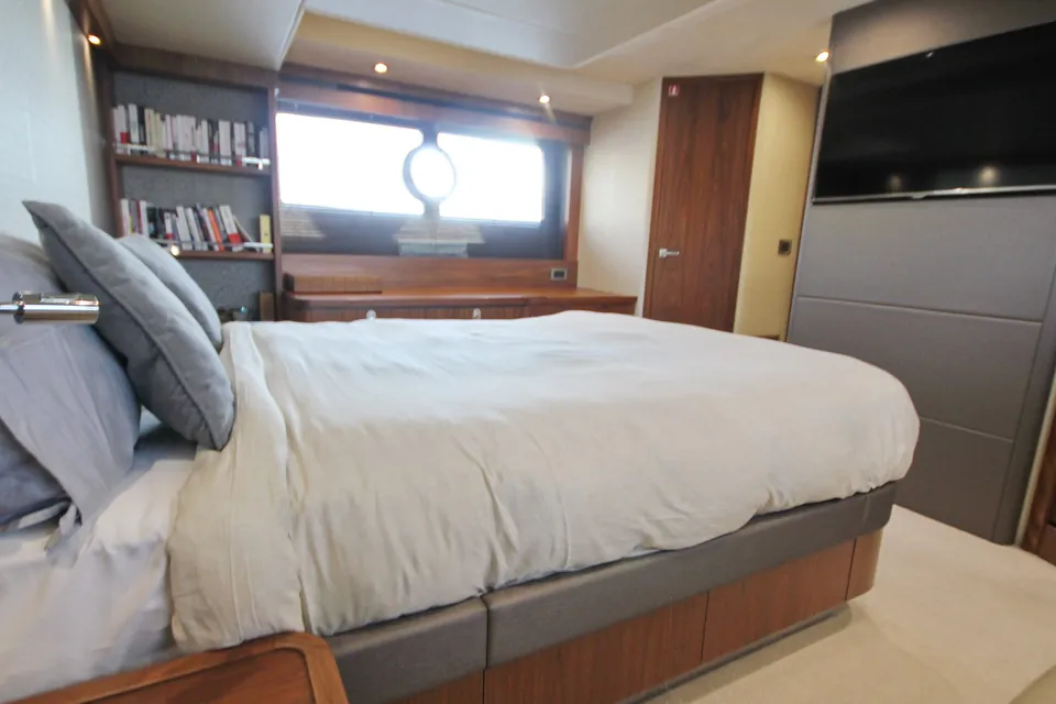 Turquoise, 2015 Sunseeker Manhattan 65, photo 34