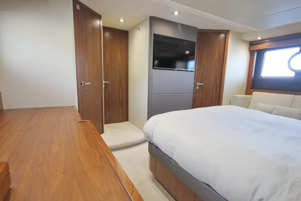 Turquoise, 2015 Sunseeker Manhattan 65, photo 35