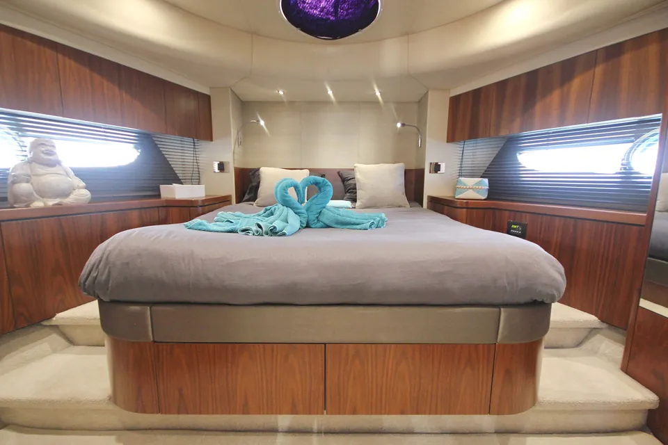 Turquoise, 2015 Sunseeker Manhattan 65, photo 37