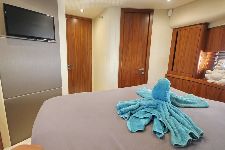 Turquoise, 2015 Sunseeker Manhattan 65, photo 39