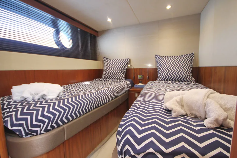 Turquoise, 2015 Sunseeker Manhattan 65, photo 40