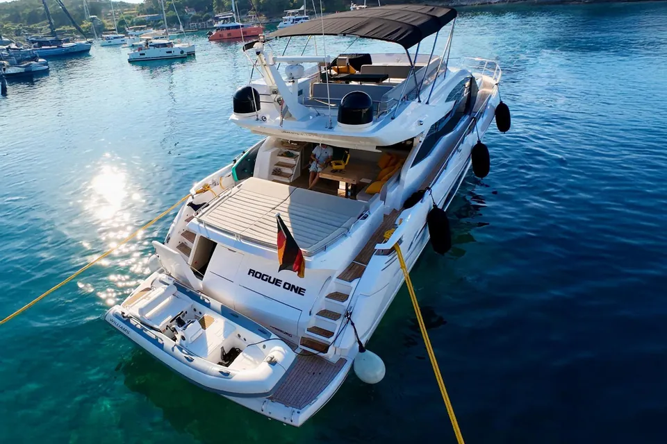 Rogue One, 2019 Sunseeker 74 Sport Yacht, photo 4