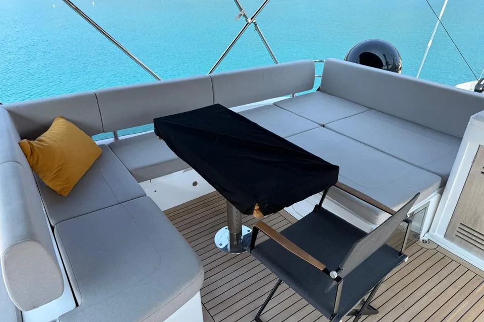 Rogue One, 2019 Sunseeker 74 Sport Yacht, photo 8