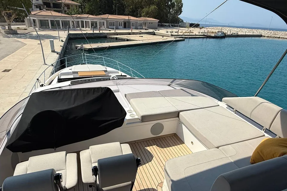 Rogue One, 2019 Sunseeker 74 Sport Yacht, photo 9