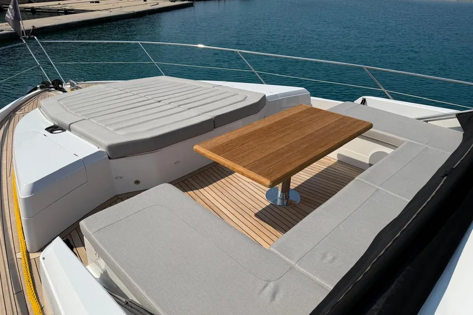 Rogue One, 2019 Sunseeker 74 Sport Yacht, photo 11