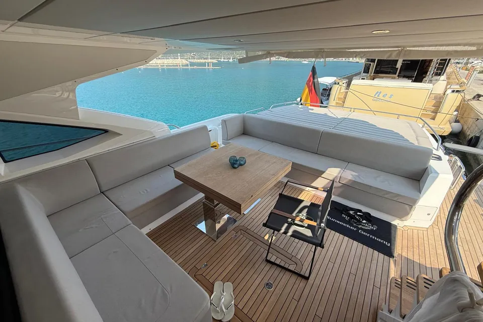 Rogue One, 2019 Sunseeker 74 Sport Yacht, photo 12