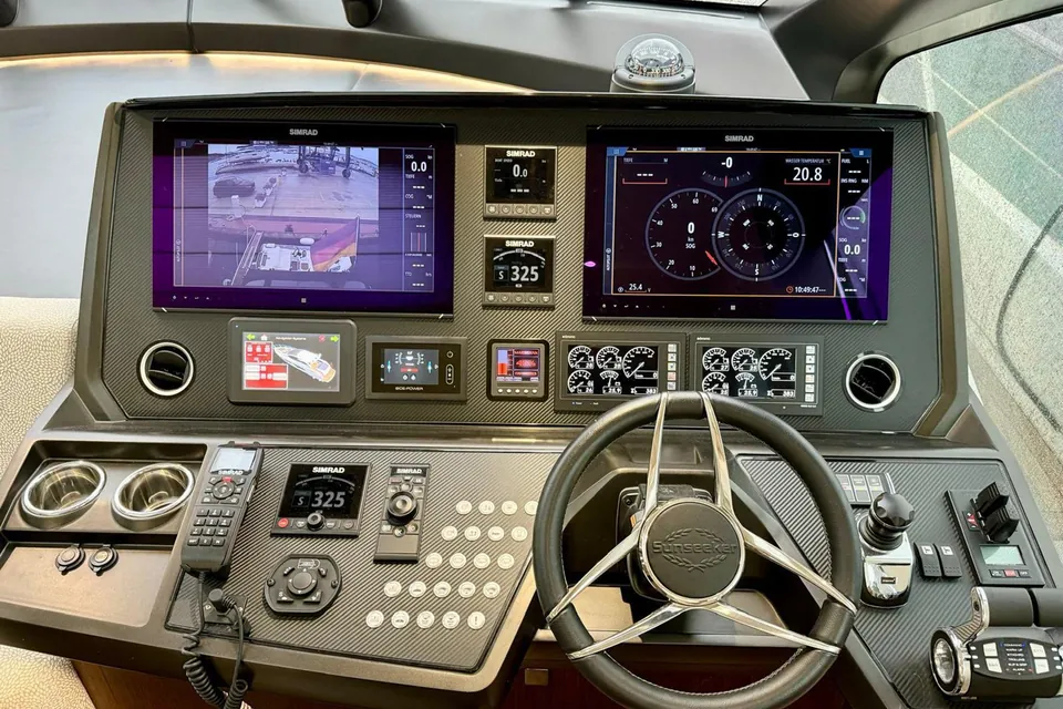 Rogue One, 2019 Sunseeker 74 Sport Yacht, photo 18