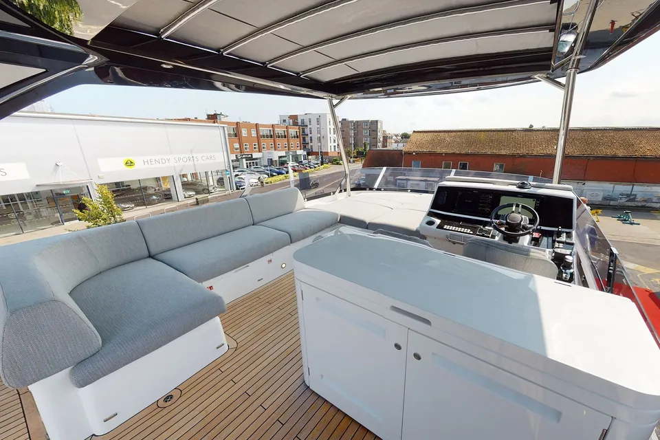 Cayetano, 2022 Sunseeker Manhattan 68 (Mk2), photo 2