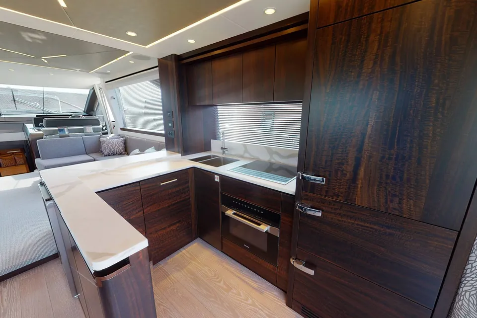Cayetano, 2022 Sunseeker Manhattan 68 (Mk2), photo 10