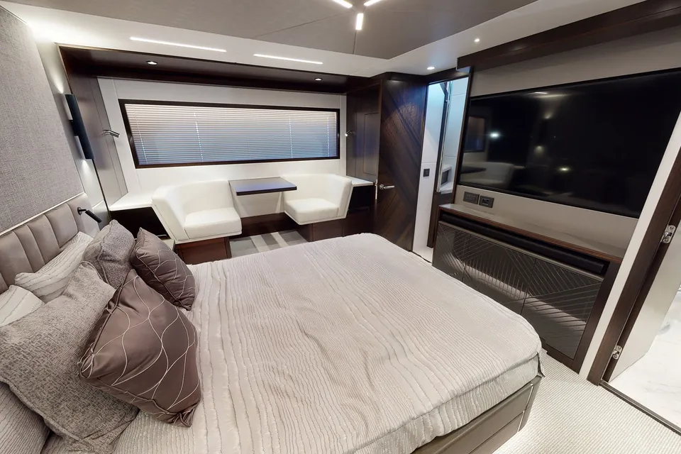 Cayetano, 2022 Sunseeker Manhattan 68 (Mk2), photo 18