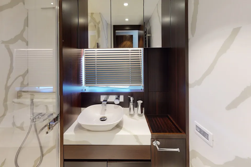 Cayetano, 2022 Sunseeker Manhattan 68 (Mk2), photo 22