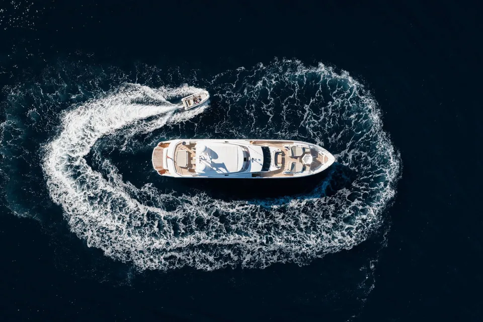 King Power, 2016 Sunseeker 116 Yacht, photo 5