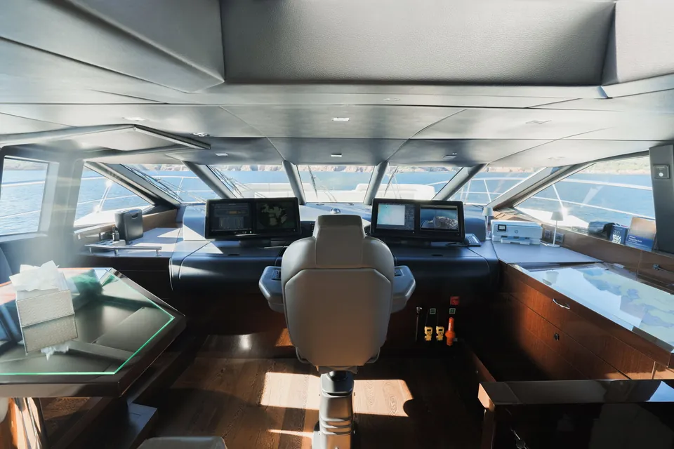 King Power, 2016 Sunseeker 116 Yacht, photo 20