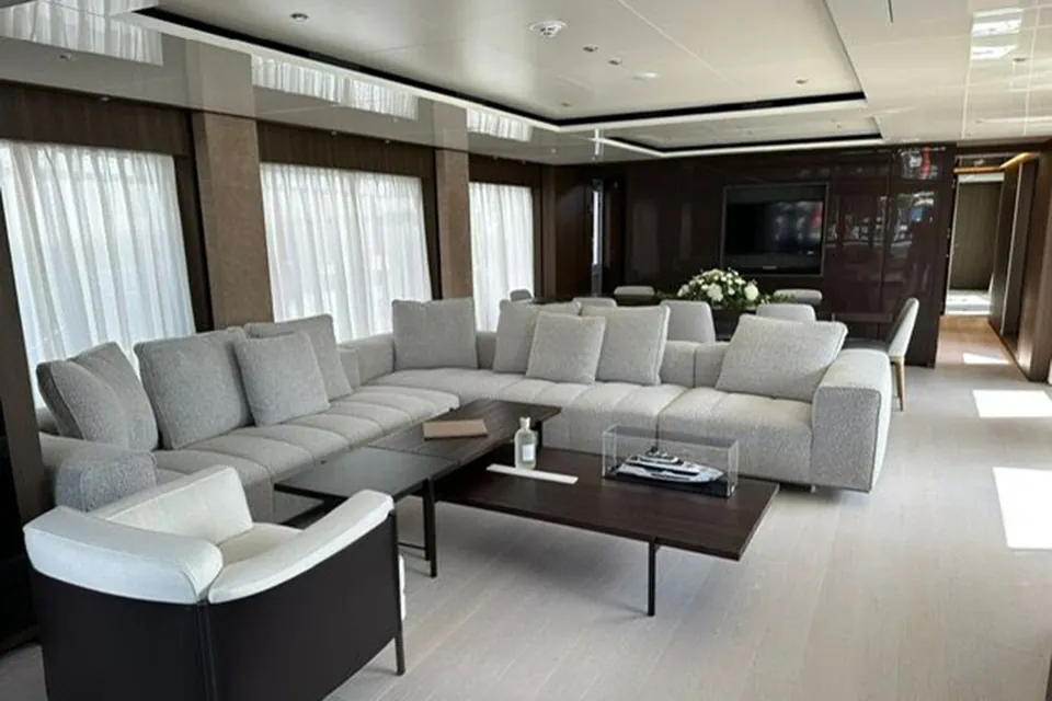 Etoile, 2023 Custom Line 106, photo 4