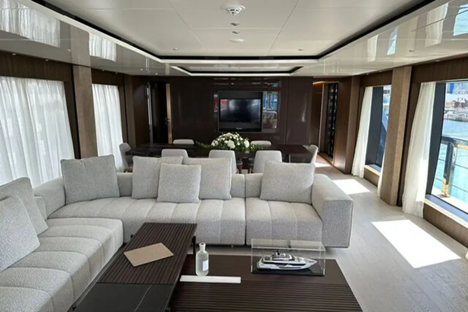 Etoile, 2023 Custom Line 106, photo 5