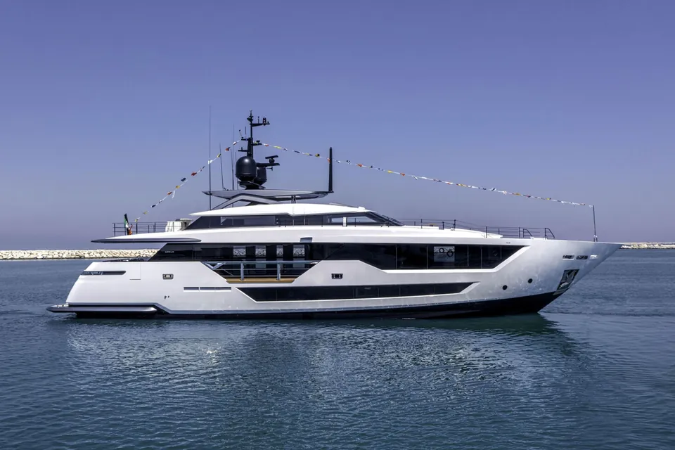 Etoile, 2023 Custom Line 106, photo 12