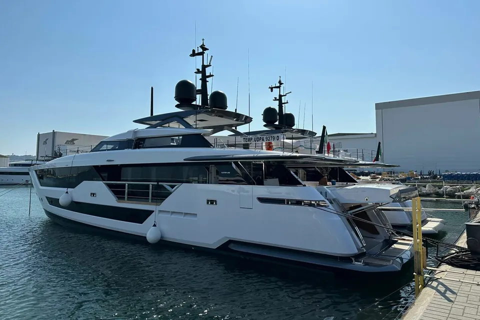 Etoile, 2023 Custom Line 106, photo 14