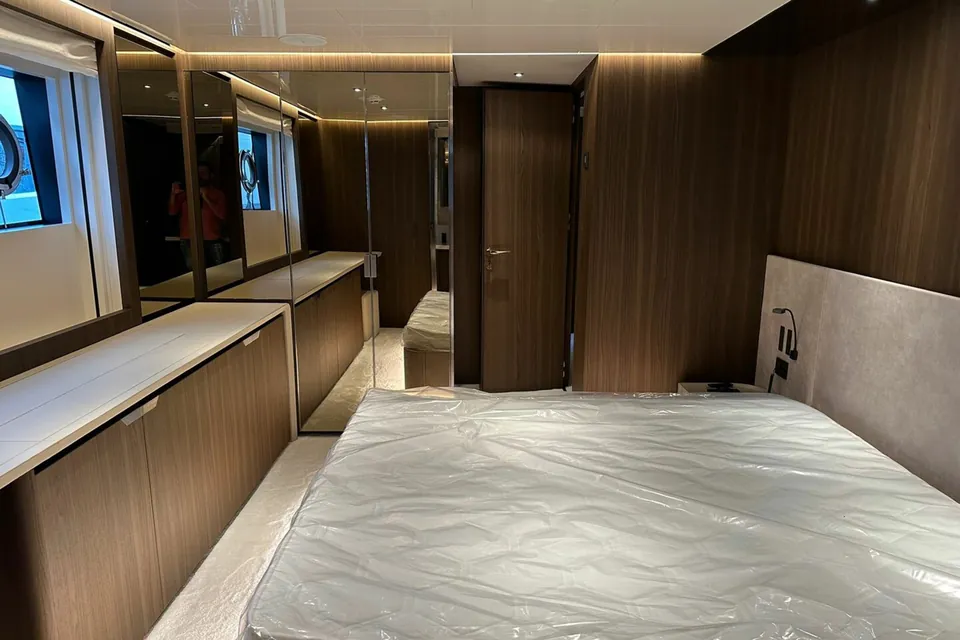 Etoile, 2023 Custom Line 106, photo 15