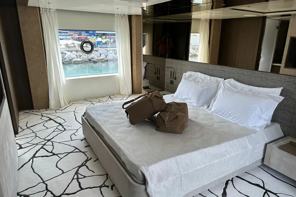 Etoile, 2023 Custom Line 106, photo 16