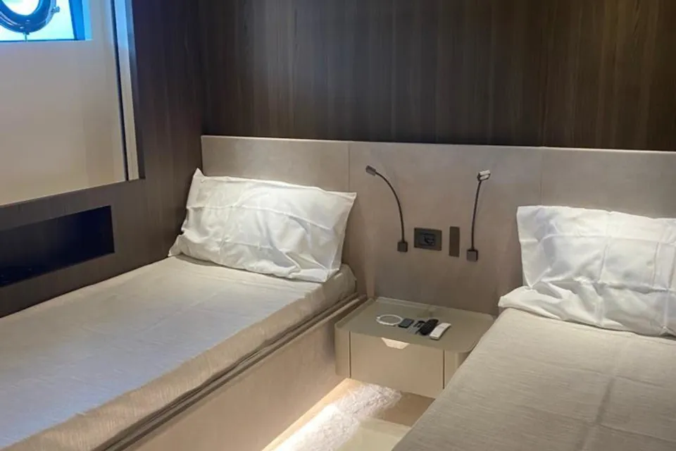 Etoile, 2023 Custom Line 106, photo 23