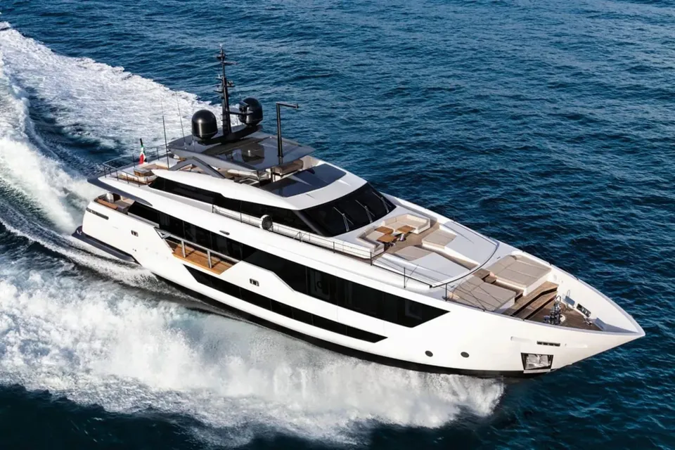 Etoile, 2023 Custom Line 106, photo 3