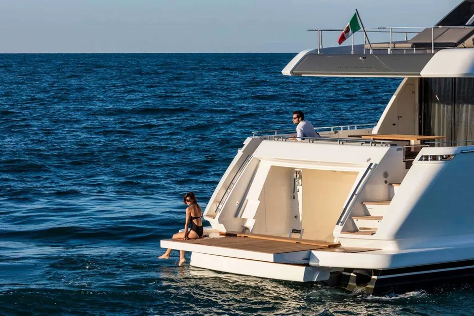 Lady G, 2016 Ferretti 850, photo 2