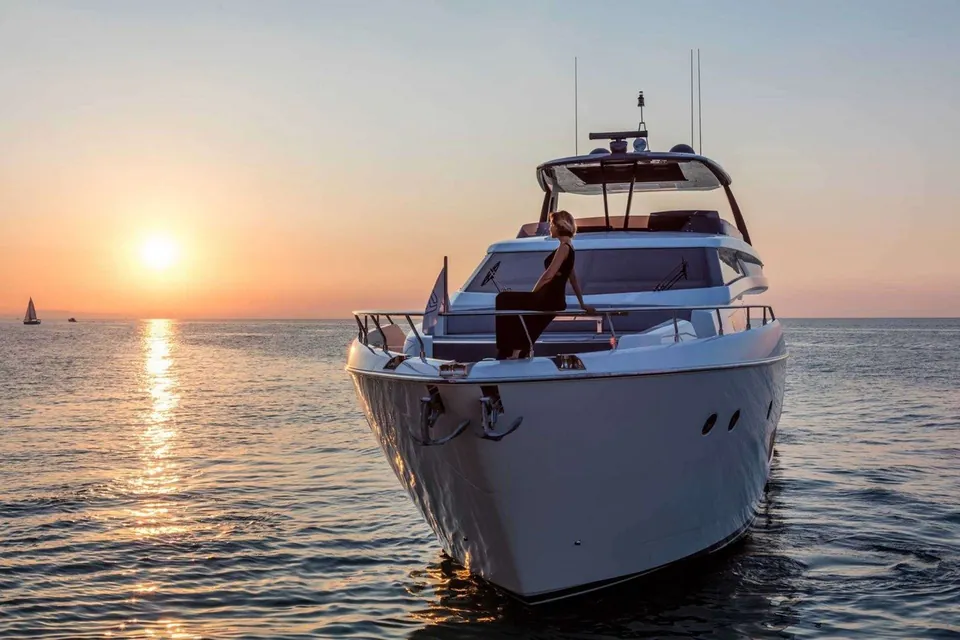 Lady G, 2016 Ferretti 850, photo 3