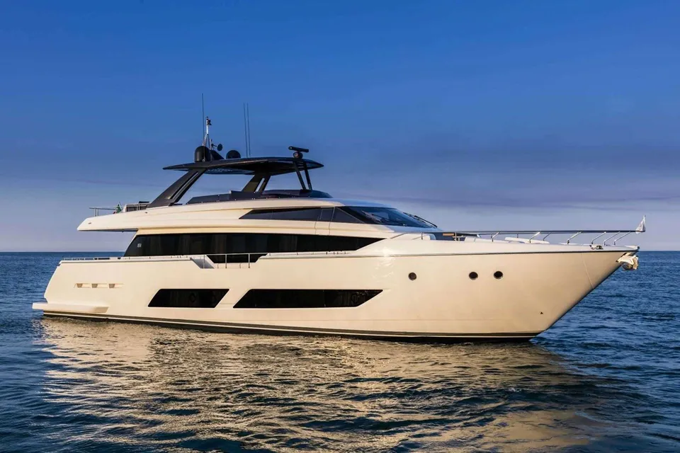 Lady G, 2016 Ferretti 850, photo 5