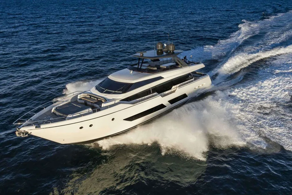 Lady G, 2016 Ferretti 850, photo 12
