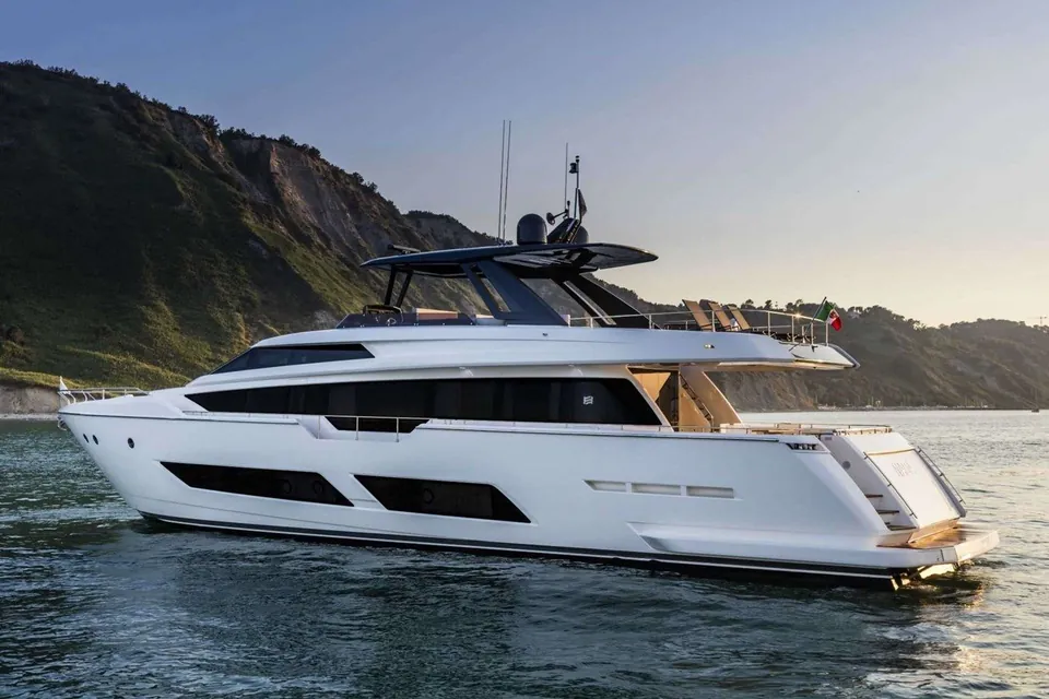 Lady G, 2016 Ferretti 850, photo 14