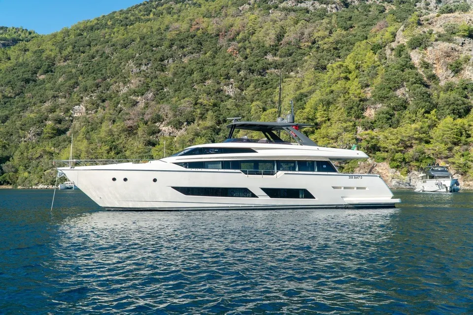 Lady G, 2016 Ferretti 850, photo 16