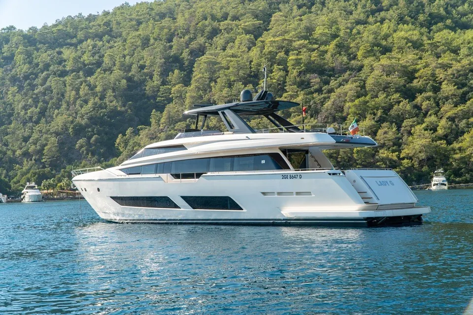 Lady G, 2016 Ferretti 850, photo 20