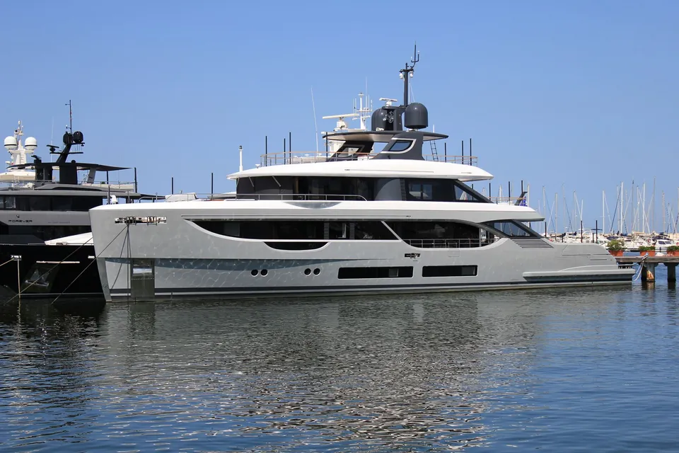 Y, 2025 Benetti Oasis 34M, photo 3