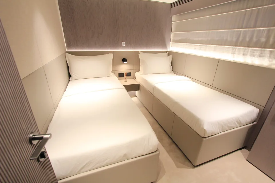 Y, 2025 Benetti Oasis 34M, photo 30