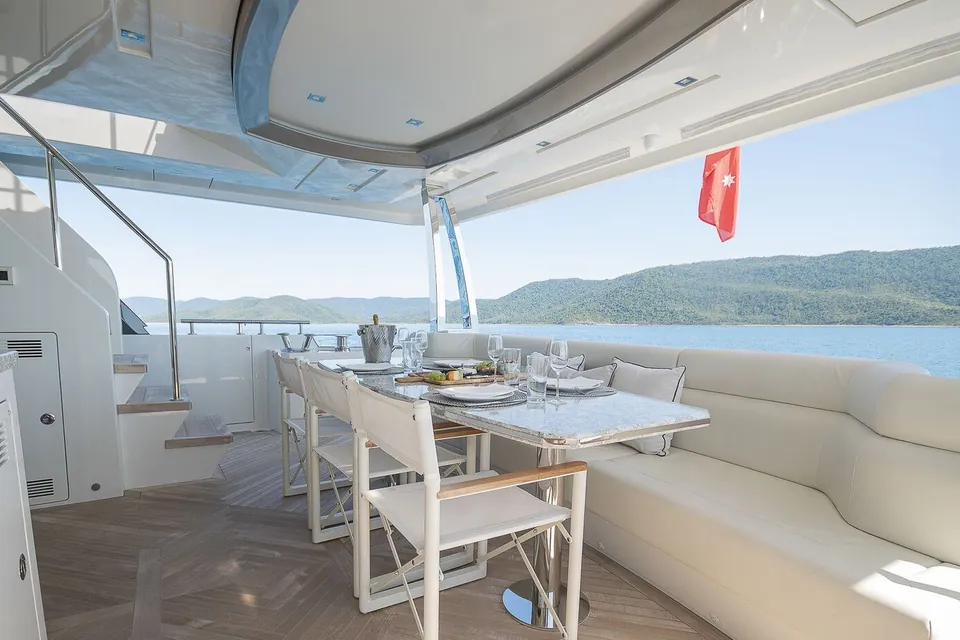 Makoro, 2020 Ocean Alexander 26R Enclosed, photo 11