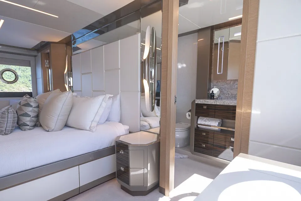 Makoro, 2020 Ocean Alexander 26R Enclosed, photo 24