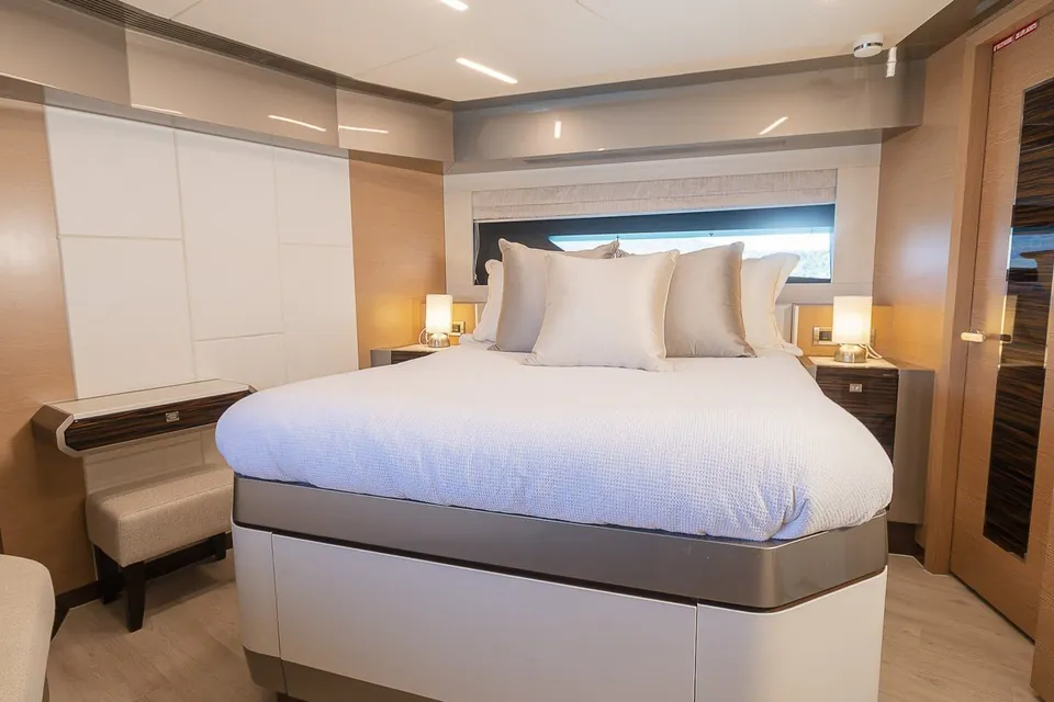 Makoro, 2020 Ocean Alexander 26R Enclosed, photo 29